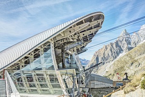<br />
AGC Interpane firma i vetri della funivia Skyway Monte Bianco 