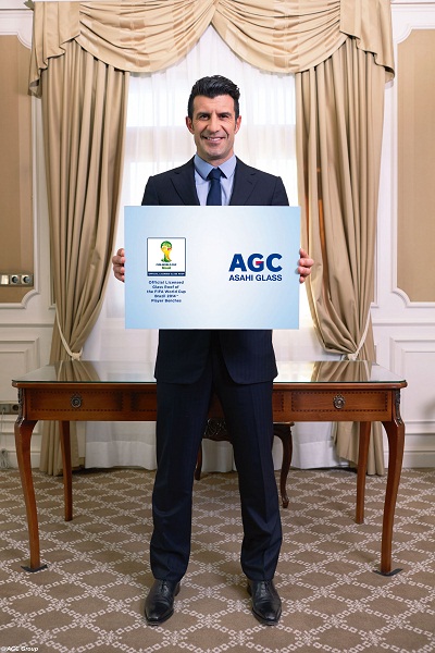 AGC/Tra calcio e coperture in vetro