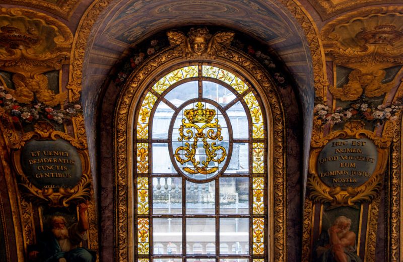 Saint-Gobain per il restauro della cappella reale di Versailles